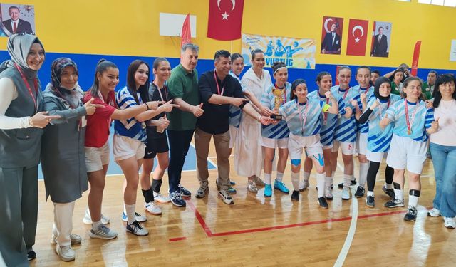 Kütahya kız futsal takımı Türkiye şampiyonu