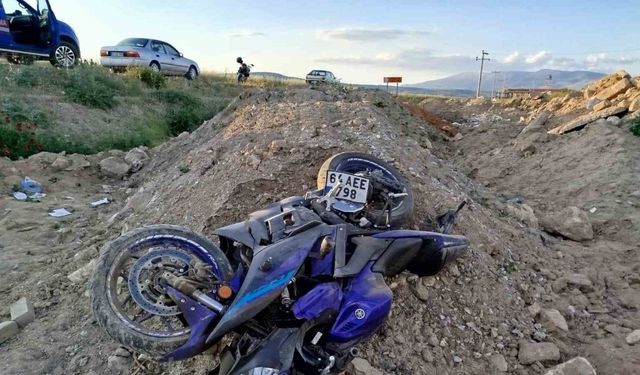 Denizli’de motosiklet yol kenarına devrildi: 2 ölü
