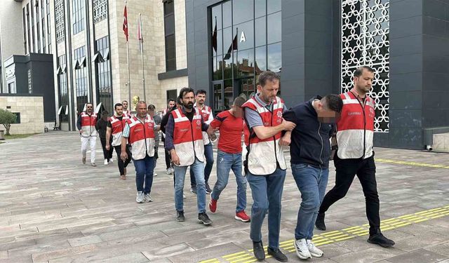 'Dur' ihtarına uymadı, üniversite öğrencisine çarptı