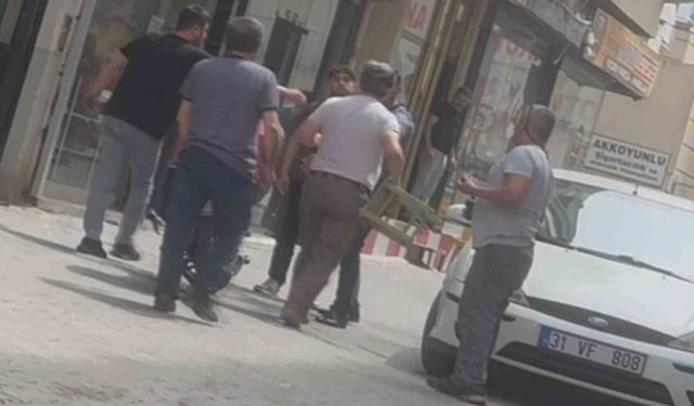 ’Hayırdır ya’ diyerek başlanan tabureli tartışma kamerada