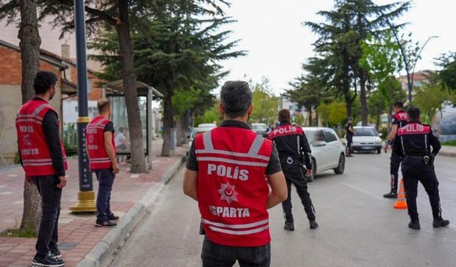 Isparta’da okul çevresi denetimi: 25 araca ceza