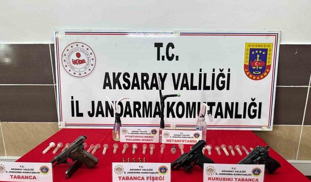 Jandarmanın operasyonunda uyuşturucu ve tabancalar ele geçirildi