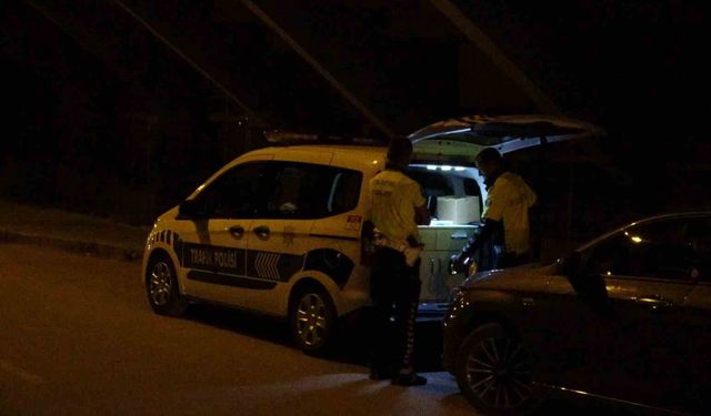 Polisin ’dur’ ihtarına uymayarak kaçan ve üniversite öğrencisinin ağır yaralanmasına sebep olan 5 şüpheli suç makinesi çıktı
