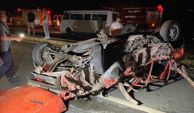 Tofaş otomobil kağıt gibi ezildi: 1 yaralı
