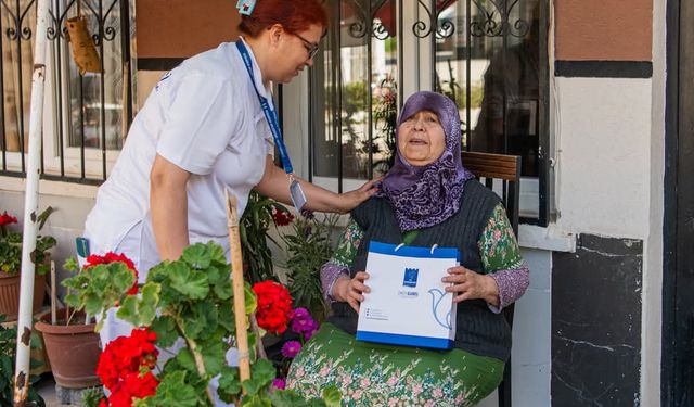 Evde bakım hizmeti yüz güldürüyor