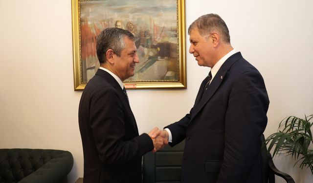 Özgür Özel'den Cemil Tugay Açıklaması: İstifasına Rızam Yok