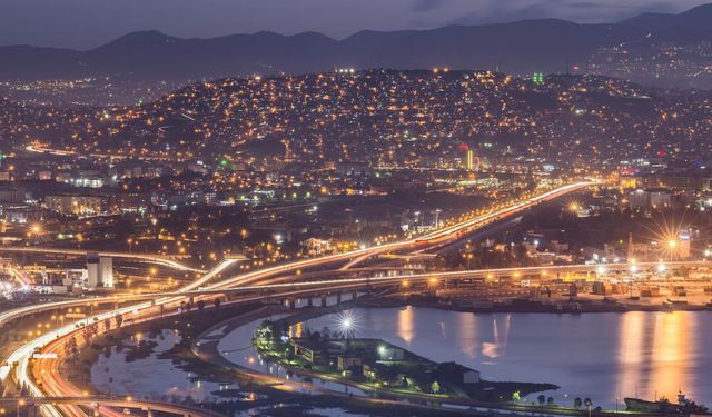 İzmir’in dijital ikizi geliyor