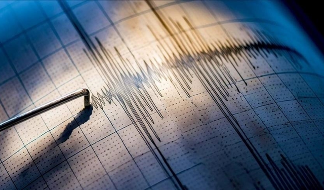 Japonya'da şiddetli depremle sarsıldı | Tsunami açıklaması yapıldı