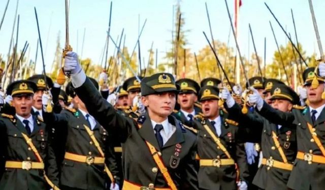 İhraç edilen iki teğmenin dönüş talebine ret