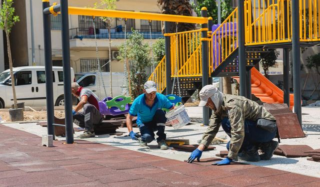 Balçova’da park yenileme ve çevre düzenleme mesaisi