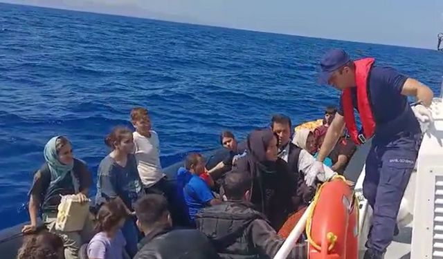 Ayvacık açıklarında 32 kaçak göçmen kurtarıldı