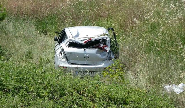 Çanakkale’de şarampole uçan aracın sürücüsü yaralandı