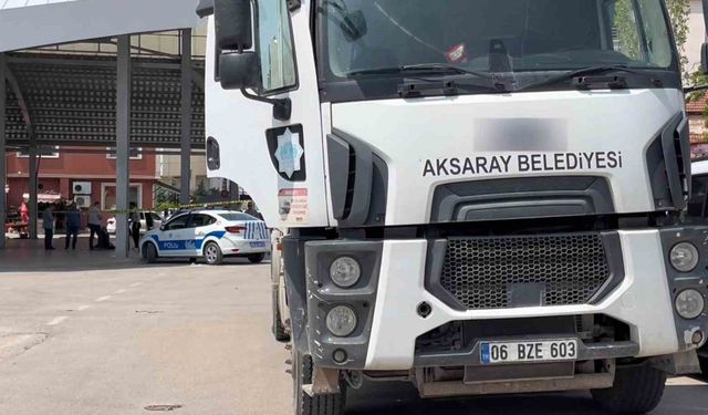 Çöp kamyonunun altında can verdi