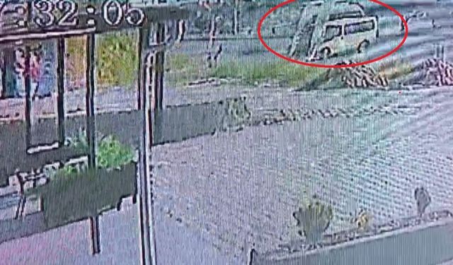 Defalarca takla atan minibüsün 18 yaşındaki sürücüsü öldü