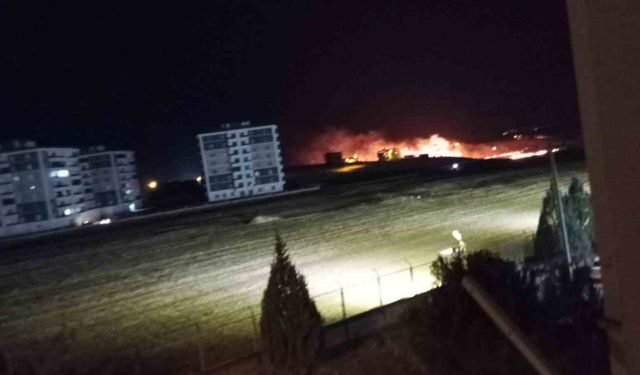 Diyarbakır’da anız yangını TOMA ve itfaiye ekiplerinin müdahalesiyle söndürüldü