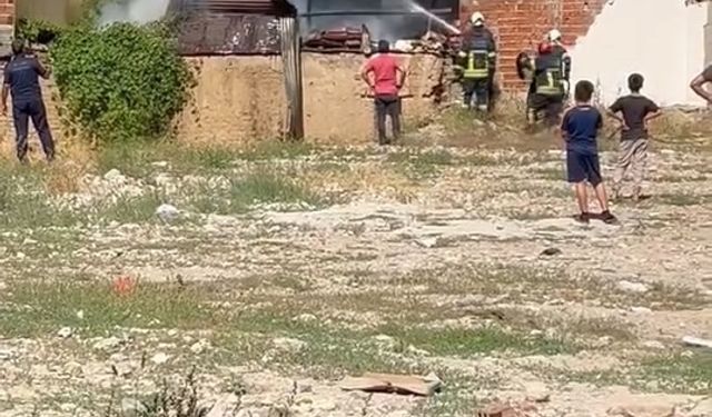 Elazığ’da odunluk yangını söndürüldü