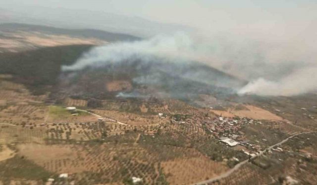 Foça yangınında ekip sayısı artırıldı
