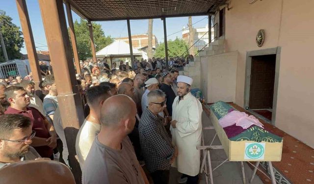 Havuza düşerek hayatını kaybeden minik Nazlı’ya acı veda
