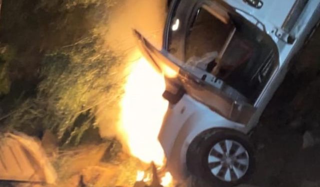 Kaza sonrası alev araçtan kendi imkanları ile çıkan sürücü hastaneye kaldırıldı