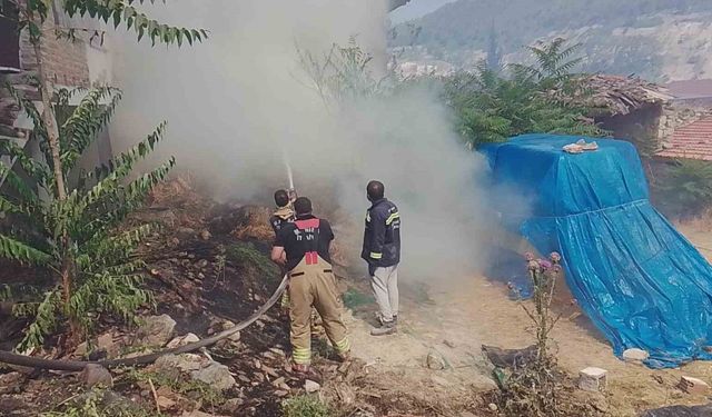 Kırkağaç’taki orman yangınına müdahale sürüyor: Bir mahalle tedbir amaçlı tahliye edildi