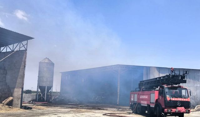 Kırklareli’nde bir hayvan çiftliğinin yem deposunda çıkan yangın söndürüldü