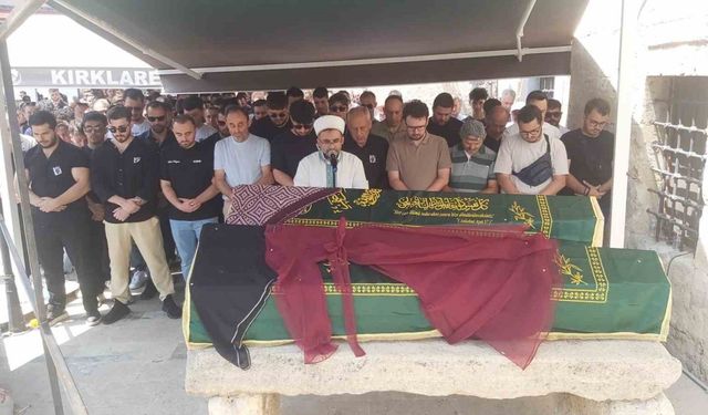 Kırklareli’nde kazada hayatını kaybeden genç kız toprağa verildi