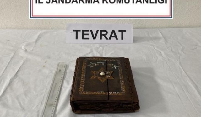 Kırşehir’de 7 asırlık el yazması Tevrat ele geçirildi