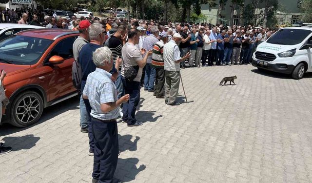 Tunceli’deki kazada hayatını kaybeden anneanne ve torun Çanakkale’de son yolculuklarına uğurlandı
