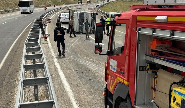 Van’da kamyonet yan yattı: 1 yaralı
