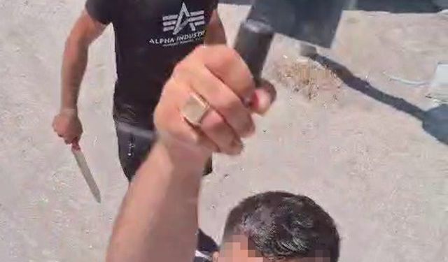 Yol verme tartışmasında satırla saldırdı