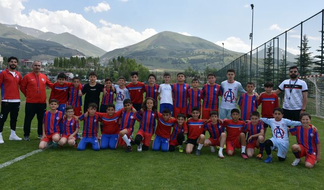 Altınordu futbol şenliği Erzurum’da yapıldı