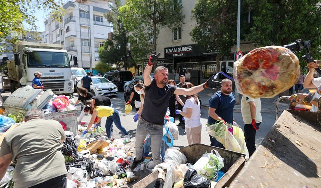 Başkan Görkem Duman vatandaşlarla çöp topladı