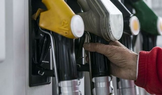 Benzine büyük zam! Litre fiyatı 50 TL'yi aşıyor
