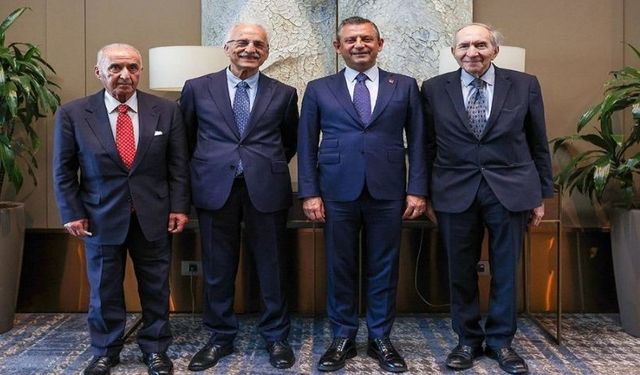 CHP'li eski Genel Başkanlardan ortak bildiri: 'Özgür Özel’in yanında dimdik durun'
