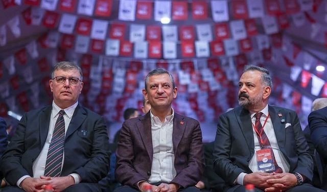 CHP'li Aslanoğlu'ndan kurultay davası sonrası paylaşım: 'Ayağa kalk İzmir!'