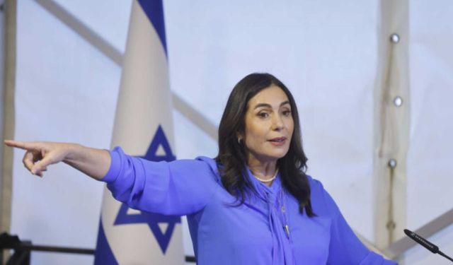 İsrail Ulaştırma Bakanı Regev: Tahran’ı karartma zamanı geldi