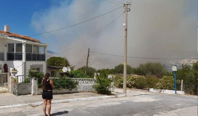 Çeşme’de yangın büyüdü, 5 uçak ve 18 helikopterle müdahele sürüyor