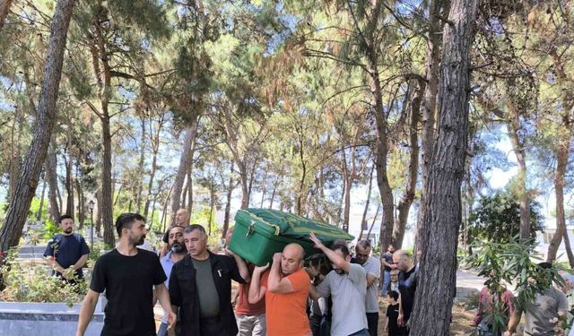 Doğum esnasında genç kadın vefat etti, evladı yaşama tutundu