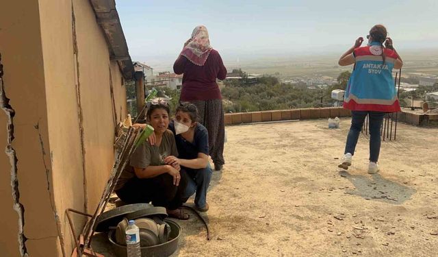 Hatay’da yangına 16 ilden gelen ekipler müdahale ediyor