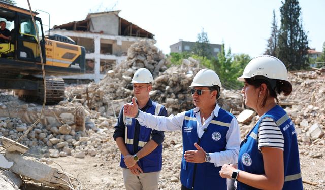 Başkan Aras, huzurevi yenileme çalışmalarını inceledi