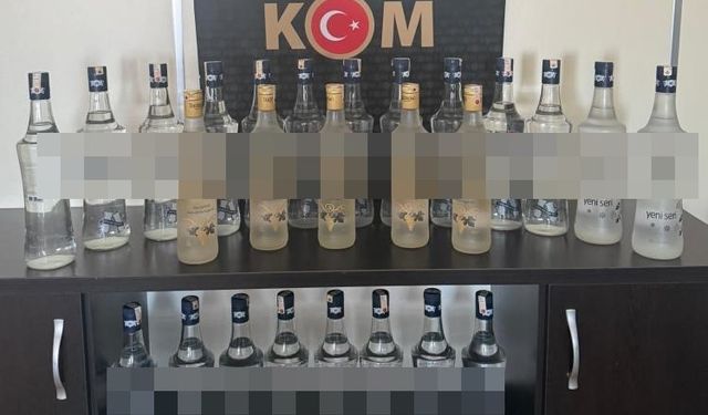 Aydın'da bir araçta 25 litre sahte içki ele geçirildi
