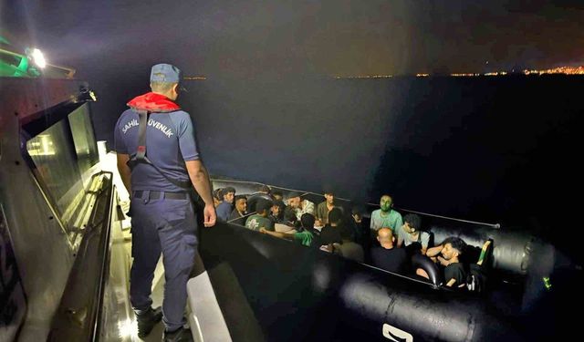 Kuşadası açıklarında 18 düzensiz göçmen kurtarıldı