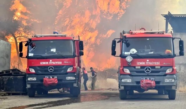İzmir'de orman yangınına müdahale sürüyor