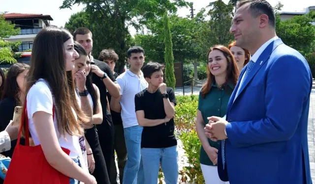 Bornova Belediyesi 2 Bin Öğrenciye Ücretsiz Eğitim Verecek