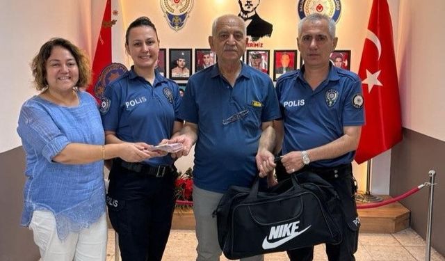 Yolda bulduğu 20 bin lira sahibine teslim edildi
