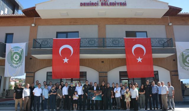 SOLOTÜRK ekibi Demirci Belediyesini ziyaret etti