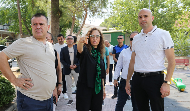 Başkan Ünsal’dan Cumhuriyet Mahallesi çocuklarına hediyeler