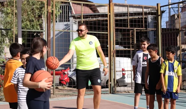 Karabağlar'da çocuklar 'yaz spor'larını sevdi