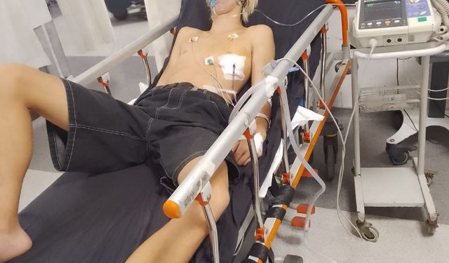 Kuşadası’nda gaspçılar çocuğu sırtından bıçakladı