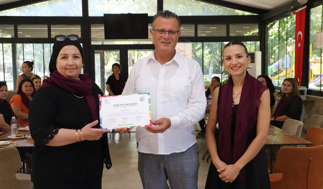 Kadın hakları eğitimini tamamladılar, sertifikalarını aldıla